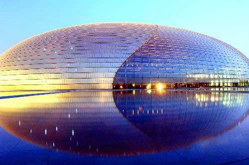 大多數(shù)國家仍普遍采用壽命達(dá)30-50年的鑄鐵井蓋。